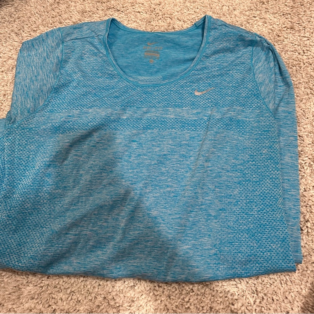 nike women’s dri fit top !